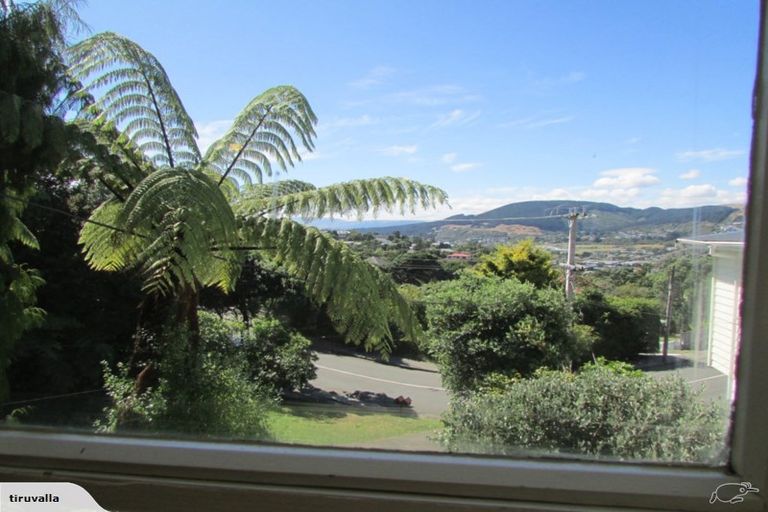 Photo of property in 22 Chester Road, Tawa, Wellington, 5028