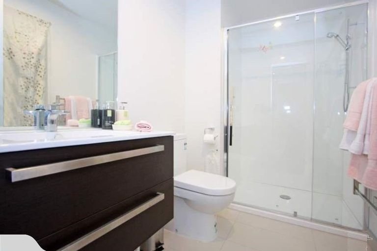 Photo of property in 1f/136 Stancombe Road, Flat Bush, Auckland, 2016