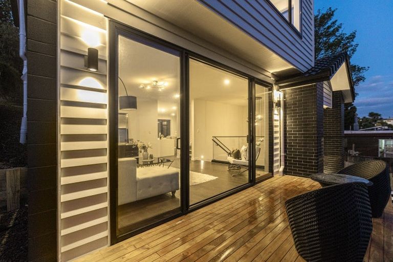 Photo of property in 44 Chatswood Grove, Chatswood, Auckland, 0626