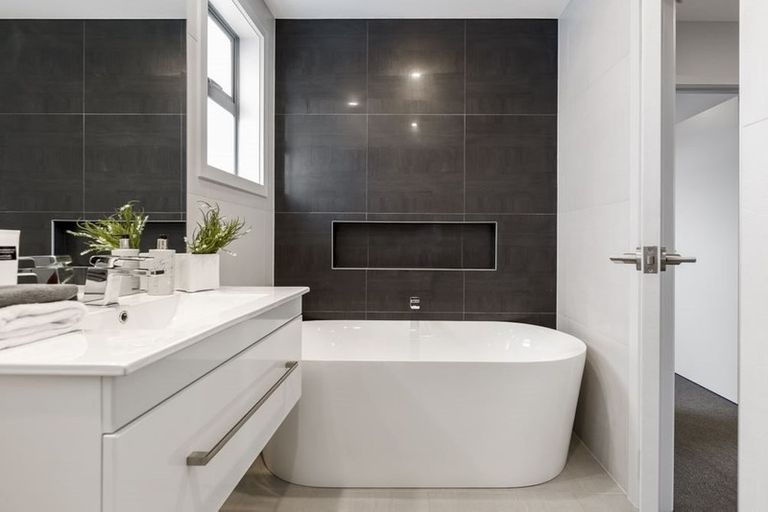 Photo of property in 66a Arran Road, Browns Bay, Auckland, 0630