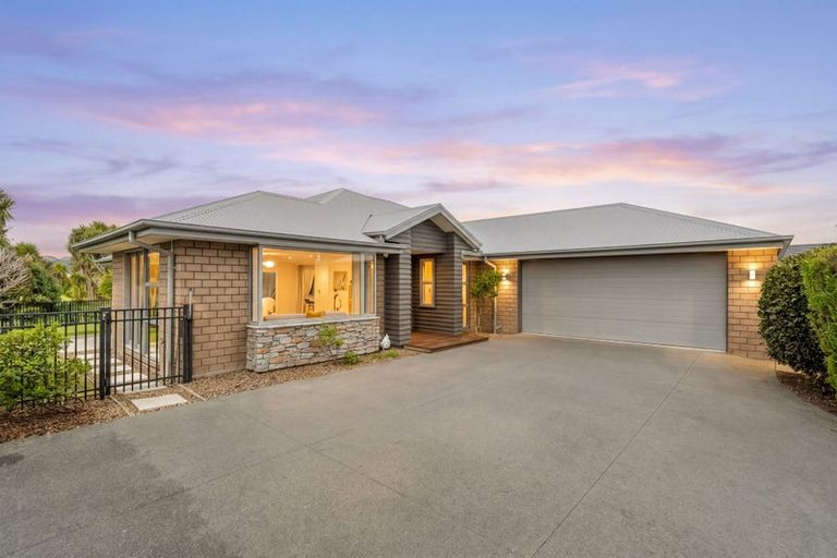 Photo of property in 8 Constance Place, Aidanfield, Christchurch, 8025