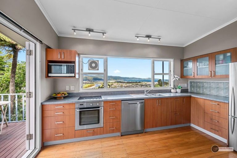 Photo of property in 37 Normandale Road, Normandale, Lower Hutt, 5010