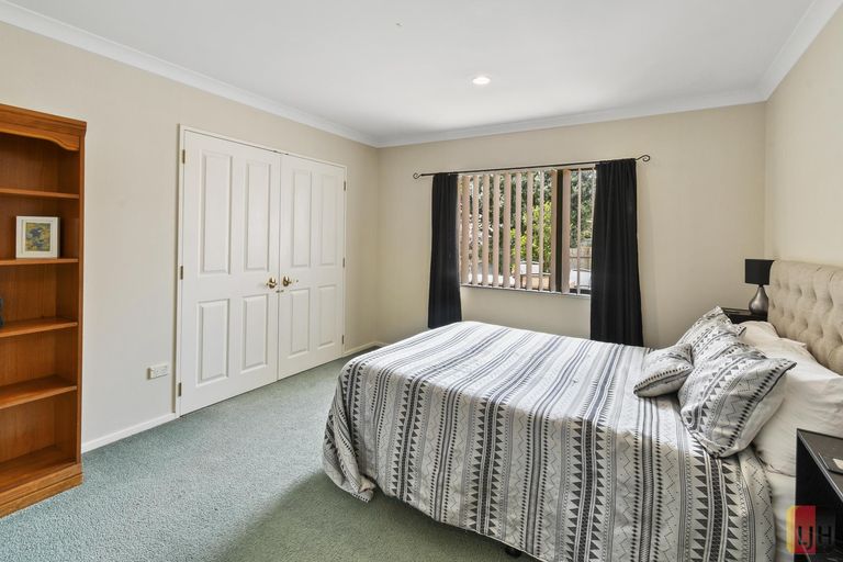 Photo of property in 17 Castlehill Court, Wattle Downs, Auckland, 2103