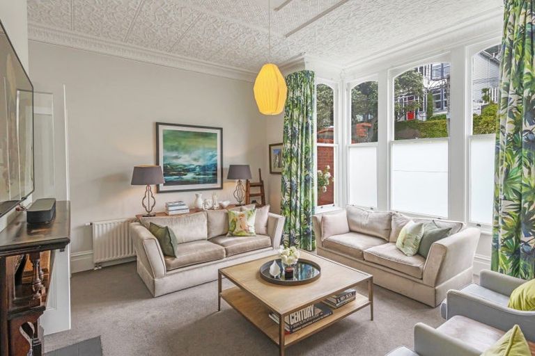 Photo of property in 18 Austin Street, Mount Victoria, Wellington, 6011