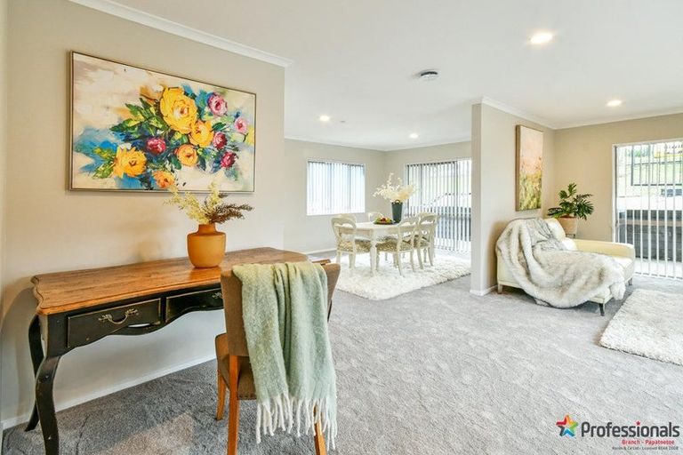 Photo of property in 18 Staten Place, Mangere, Auckland, 2022