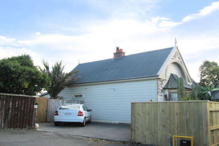 Photo of property in 4 Terrace Lane, Hospital Hill, Napier, 4110