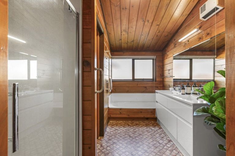 Photo of property in 23 Cliff Street, Raglan, 3225