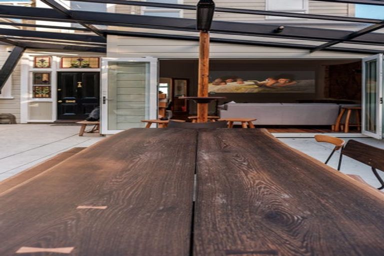 Photo of property in 32 Talavera Terrace, Kelburn, Wellington, 6012