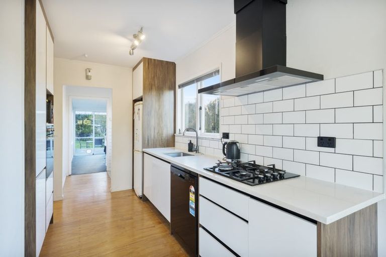 Photo of property in 60 Hilling Street, Titirangi, Auckland, 0604