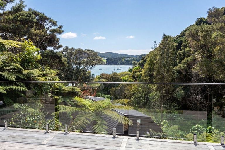 Photo of property in 16 Major Bridge Drive, Russell, 0272