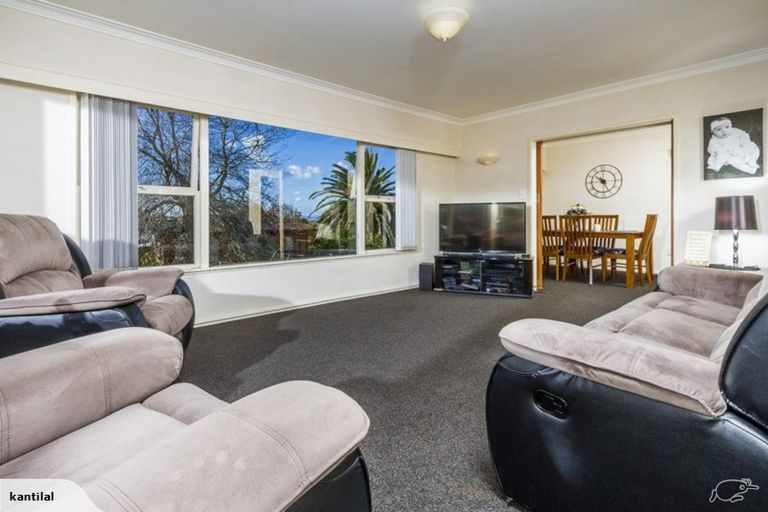 Photo of property in 225 Forrest Hill Road, Forrest Hill, Auckland, 0620