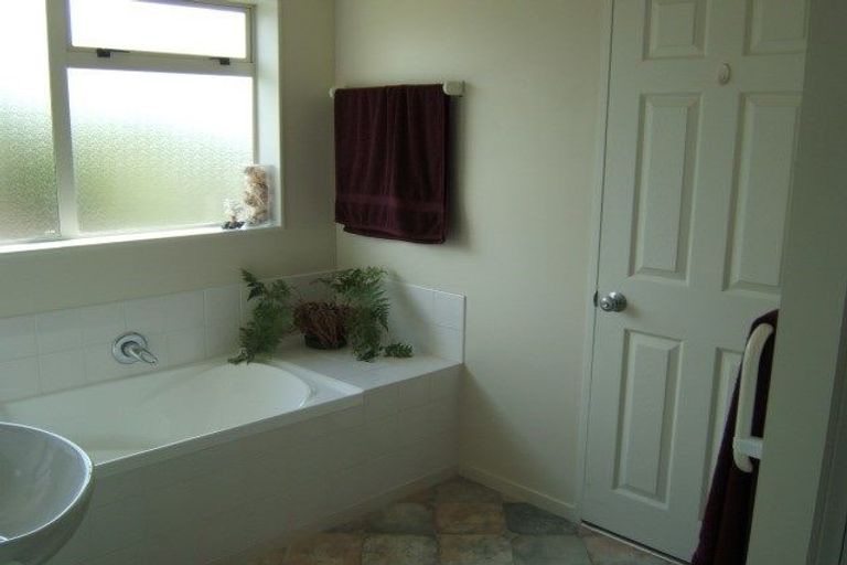 Photo of property in 16 Eclipse Terrace, Welcome Bay, Tauranga, 3112