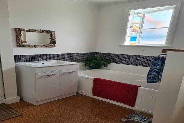 Photo of property in 23 Kent Street, Carterton, 5713