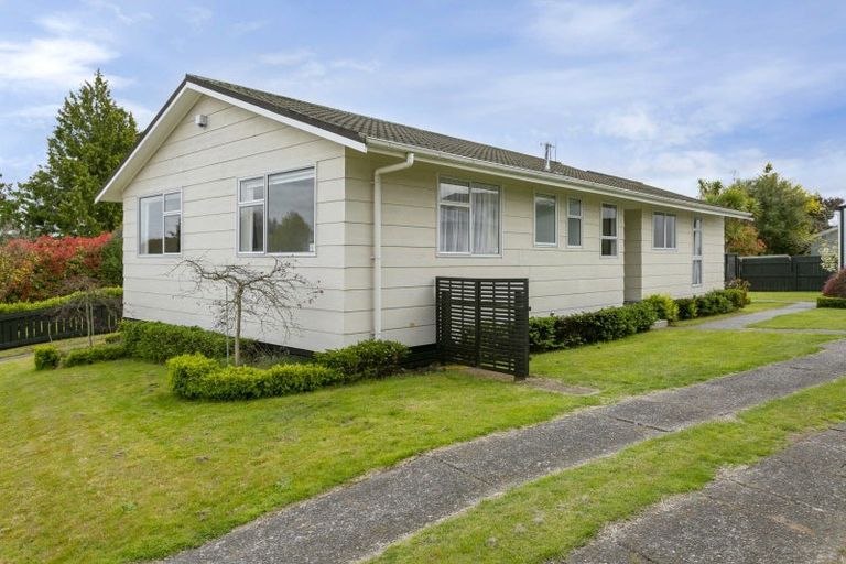 Photo of property in 21 Ward Place, Richmond Heights, Taupo, 3330