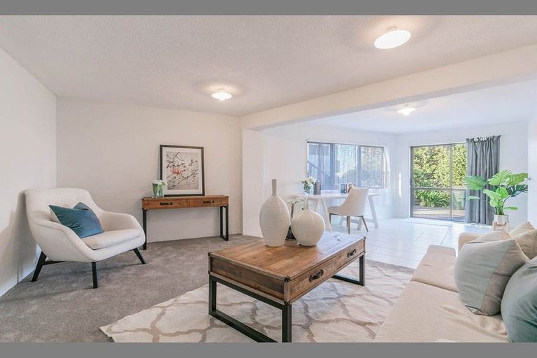 Photo of property in 3 Farr Road, West Harbour, Auckland, 0618