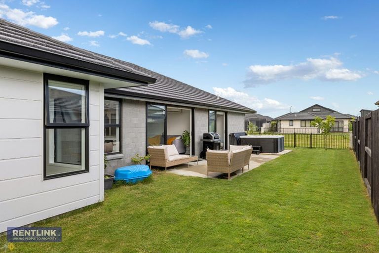 Photo of property in 19 Stevenson Drive, Papamoa, 3118