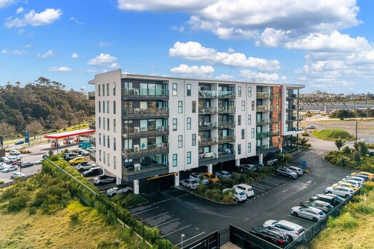 Photo of property in 304/3 Kaipiho Lane, Albany, Auckland, 0632