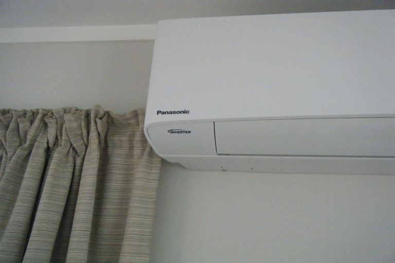 Photo of property in 31 Solar Road, Glen Eden, Auckland, 0602