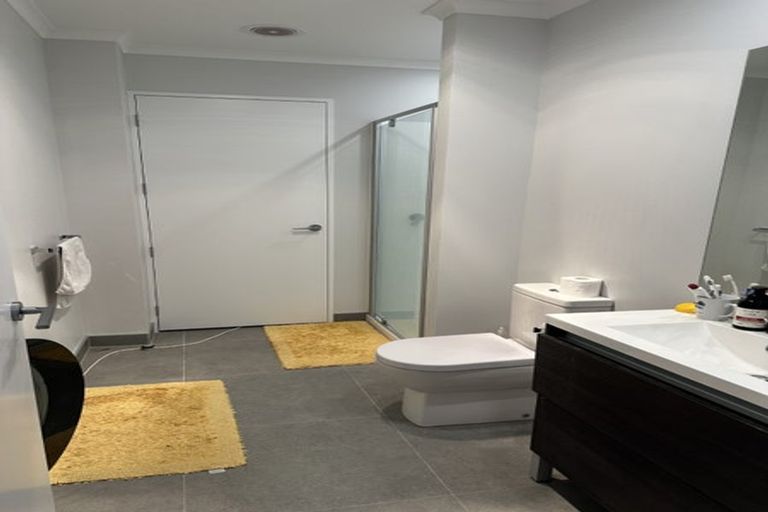 Photo of property in 1/73 Hobsonville Point Road, Hobsonville, Auckland, 0616