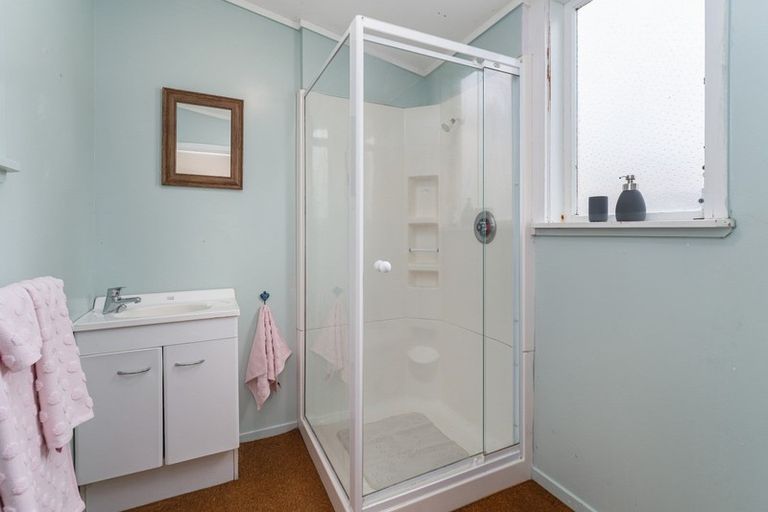 Photo of property in 8a Robertson Road, Paekakariki, 5034