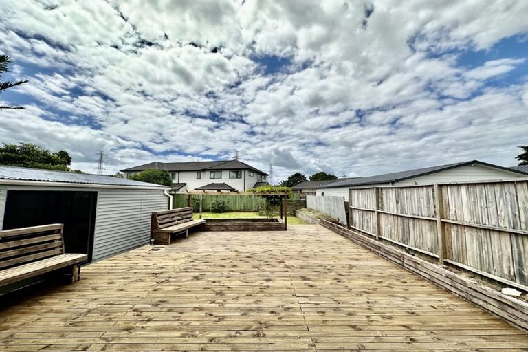 Photo of property in 54 Edgewater Drive, Pakuranga, Auckland, 2010