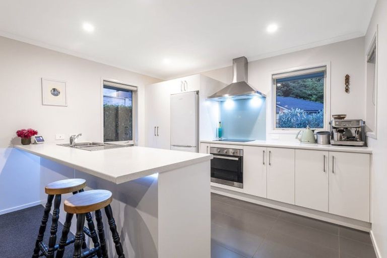 Photo of property in 27 Mooring Close, Whitby, Porirua, 5024