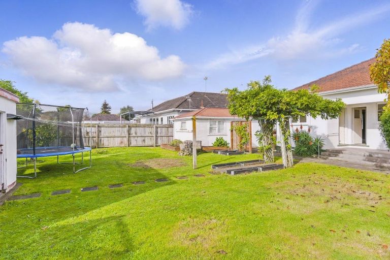 Photo of property in 18 Hannan Street, Levin, 5510