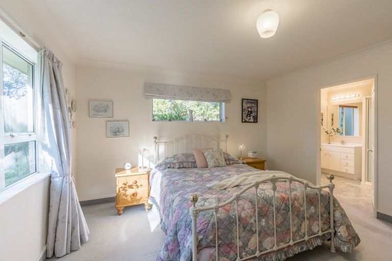 Photo of property in 14 Compass Court, Paraparaumu, 5032