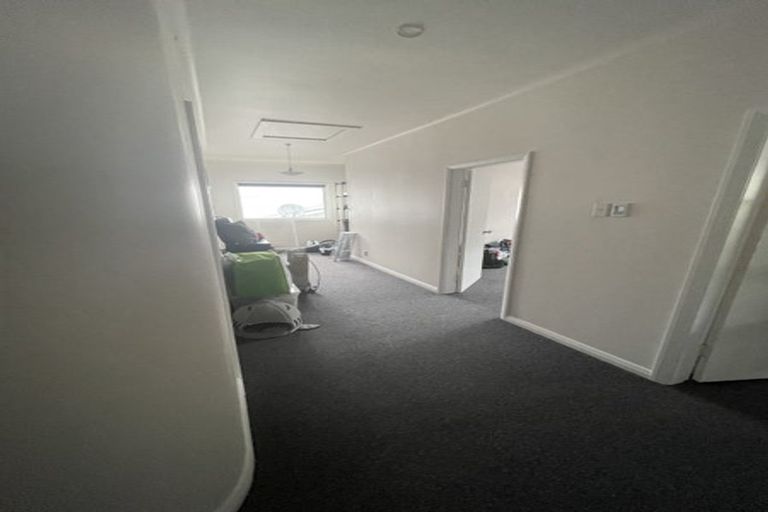 Photo of property in 6 Epsom Way, Karori, Wellington, 6012