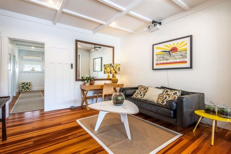 Photo of property in 8 Westwell Road, Belmont, Auckland, 0622