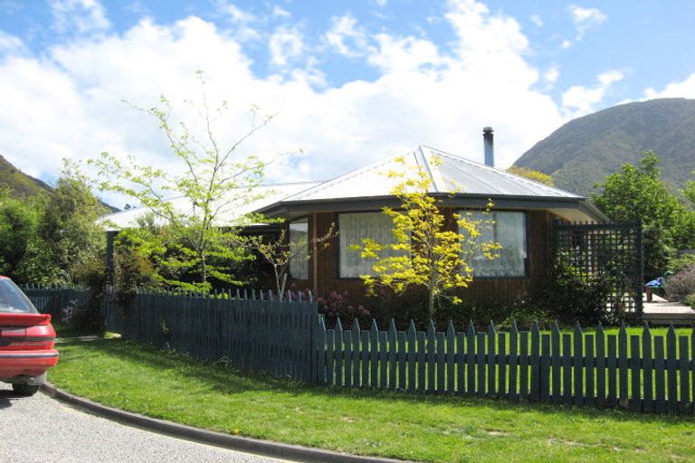 Photo of property in 10 George Street, Picton, 7220