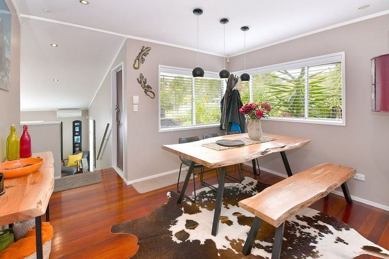 Photo of property in 38 Weatherly Road, Torbay, Auckland, 0630