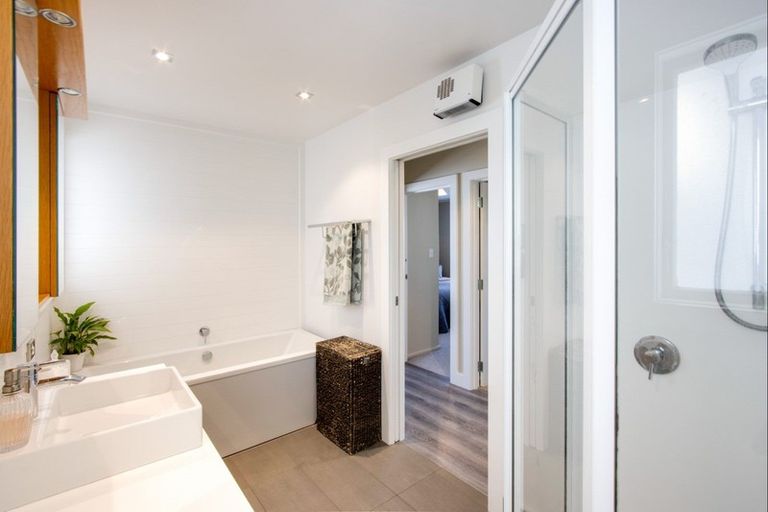 Photo of property in 12 Upham Street, Havelock North, 4130