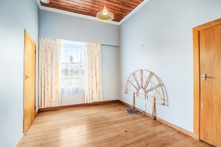 Photo of property in 30 Bignell Street, Gonville, Whanganui, 4501