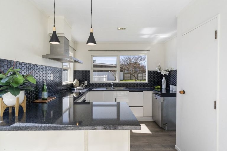 Photo of property in 3 Dennis Grove, Paraparaumu Beach, Paraparaumu, 5032