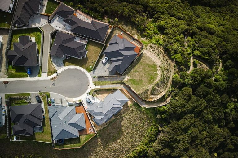 Photo of property in 33 Topsail Way, Whitby, Porirua, 5024