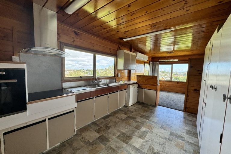 Photo of property in 12 Mellons Bay Road, Howick, Auckland, 2014