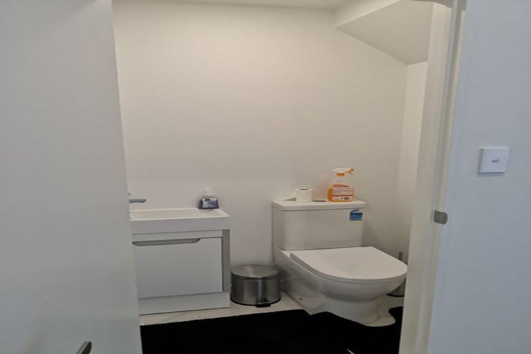 Photo of property in 9b Poruru Close, Papakura, 2110