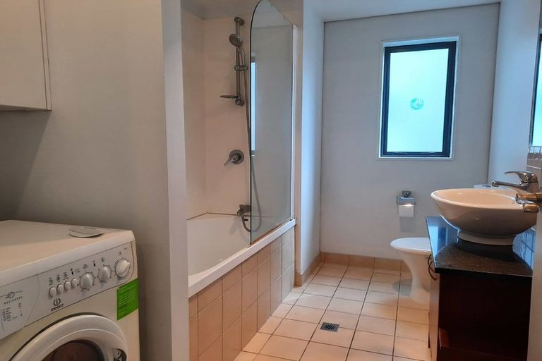 Photo of property in Sapphire Apartments, 811/76 Wakefield Street, Auckland Central, Auckland, 1010