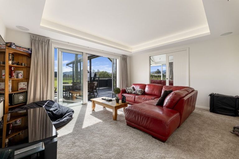 Photo of property in 100 Wingatui Road, Mosgiel, 9024