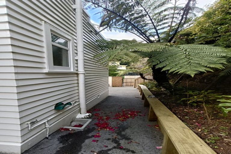 Photo of property in 47 Randwick Road, Northland, Wellington, 6012