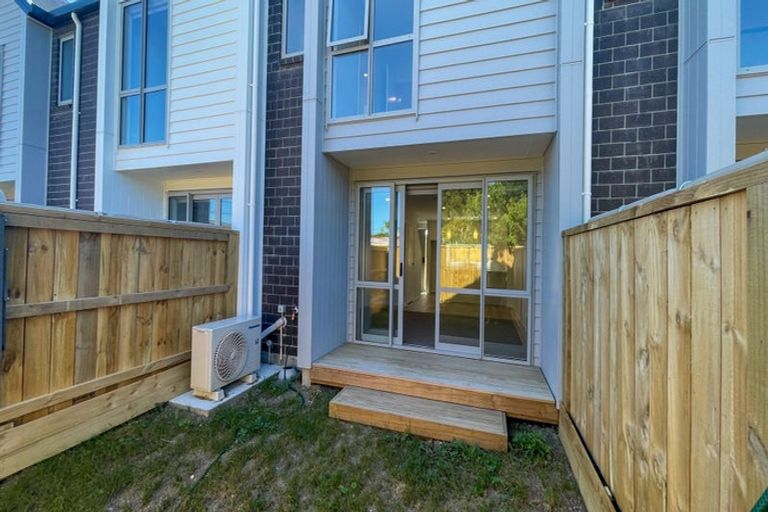 Photo of property in 4/51 Wharf Road, Te Atatu Peninsula, Auckland, 0610