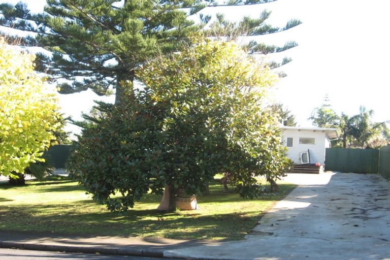 Photo of property in 1 Beatty Avenue, Manurewa, Auckland, 2102