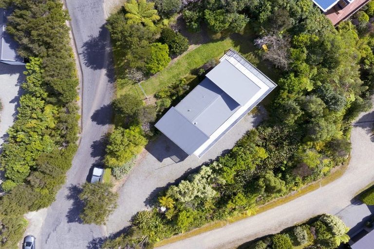 Photo of property in 20 Worlds End Road, Tennyson Inlet, 7195