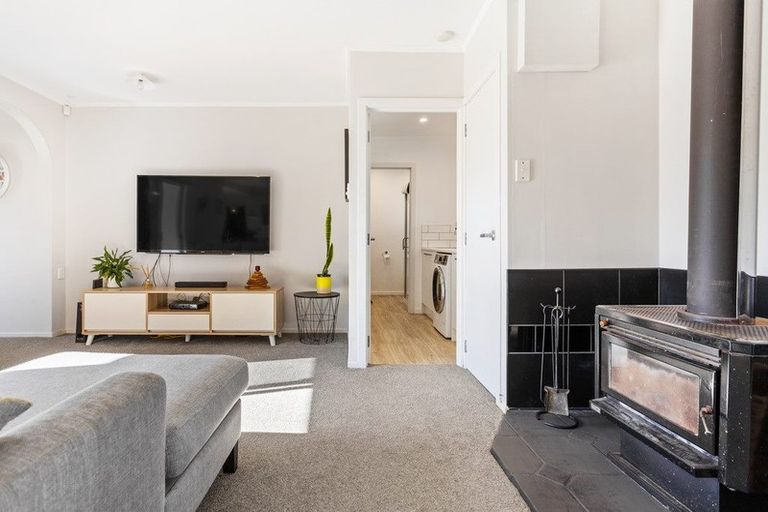 Photo of property in 50 Awaroa Road, Helensville, 0800