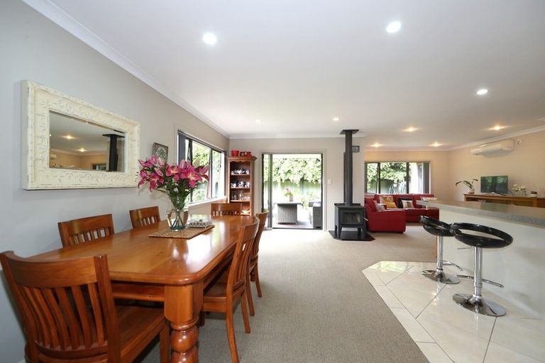 Photo of property in 15 Delta Mews Place, Clive, 4102