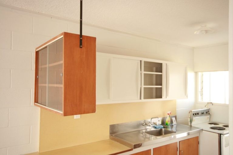 Photo of property in 64a Clayburn Road, Glen Eden, Auckland, 0602