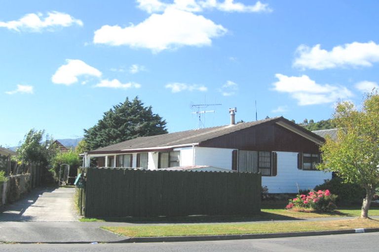 Photo of property in 5b Amber Grove, Birchville, Upper Hutt, 5018