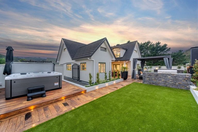 Photo of property in 18 Mary Huse Grove, Manor Park, Lower Hutt, 5019