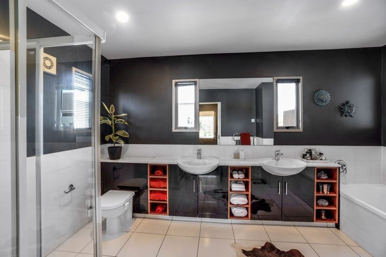 Photo of property in 32 Kilmarnock Street, Riccarton, Christchurch, 8011